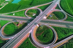 高速公路上如何安全行駛？看完這些指南讓你心不慌