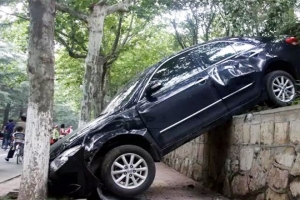 汽車剎車失靈前的4個(gè)征兆，記住了關(guān)鍵時(shí)候能保命！