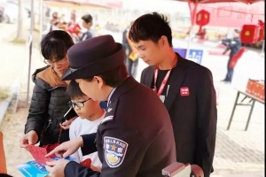 90后司機(jī)的“品質(zhì)服務(wù)”法寶真管用，乘客花式點(diǎn)贊